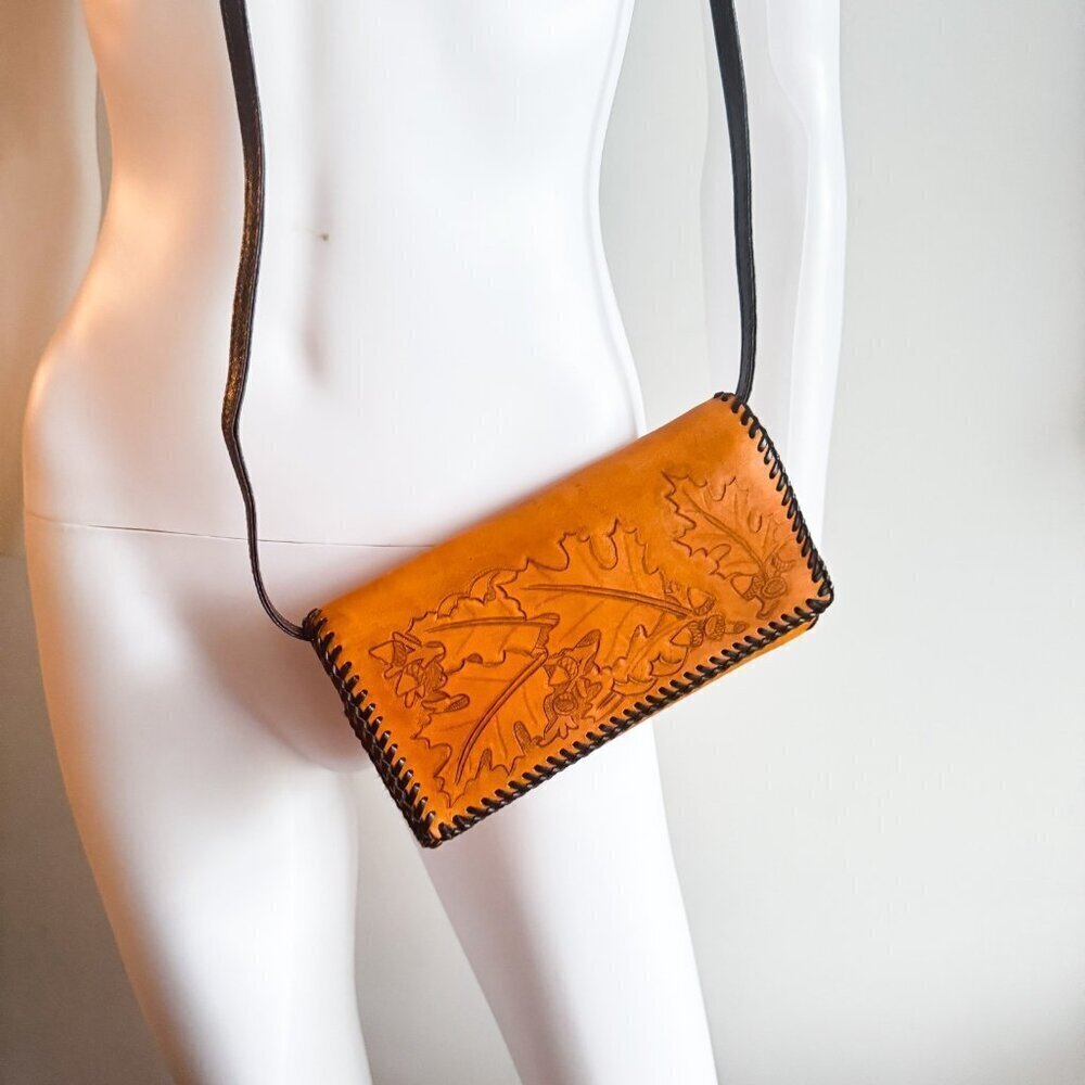 Vintage Leather Hand Tooled Leaf Acorn Print Wallet on A strap Crossbody - Picture 8 of 10